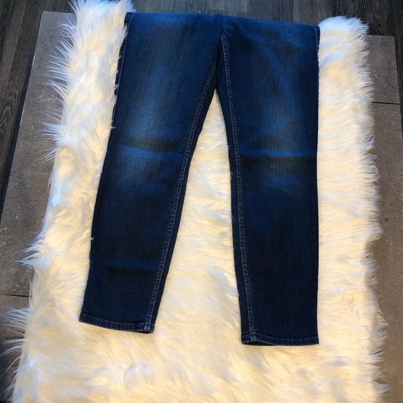 5[7ForAllMankind] Medium blue cropped Gwenevere - Picture 4 of 6